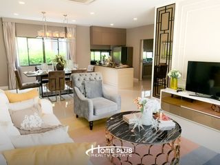 Haus zum Kauf mit 5 Zimmer in Sai Mai, Bangkok