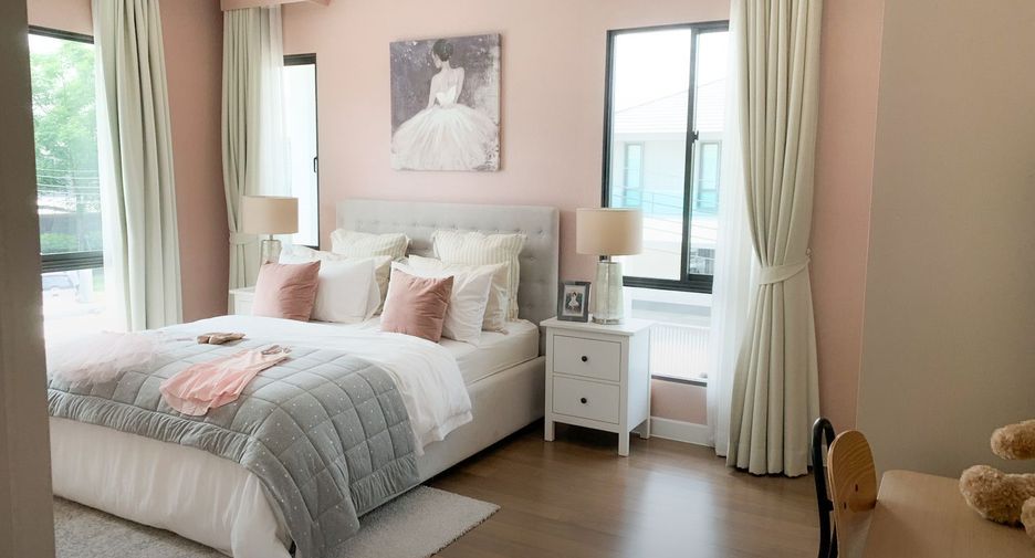 For sale 5 bedrooms house in Sai Mai, Bangkok