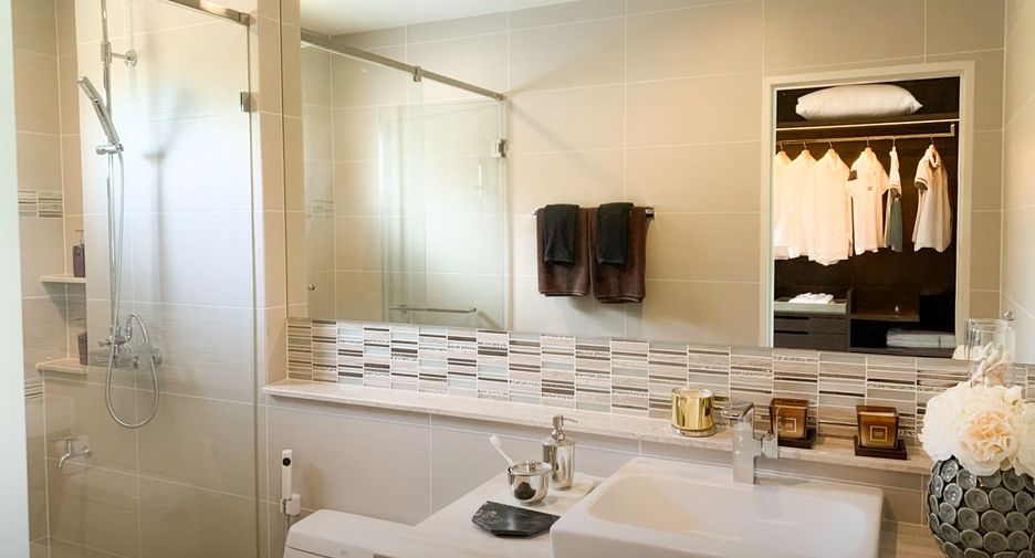 For sale 5 bedrooms house in Sai Mai, Bangkok