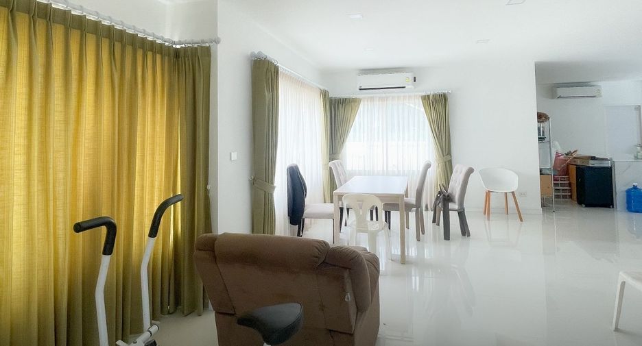 Haus zum Kauf mit 3 Zimmer in Khlong Sam Wa, Bangkok