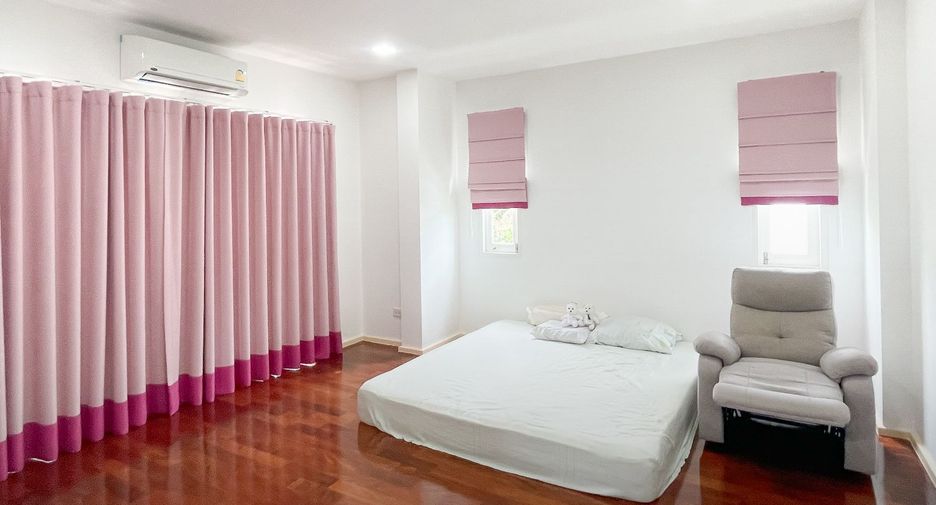 Haus zum Kauf mit 3 Zimmer in Khlong Sam Wa, Bangkok