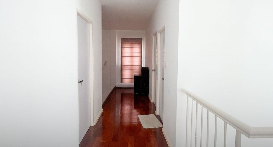 Haus zum Kauf mit 3 Zimmer in Khlong Sam Wa, Bangkok