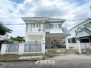 Haus zum Kauf mit 3 Zimmer in Khlong Sam Wa, Bangkok