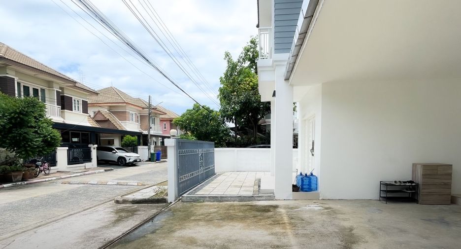 Haus zum Kauf mit 3 Zimmer in Khlong Sam Wa, Bangkok