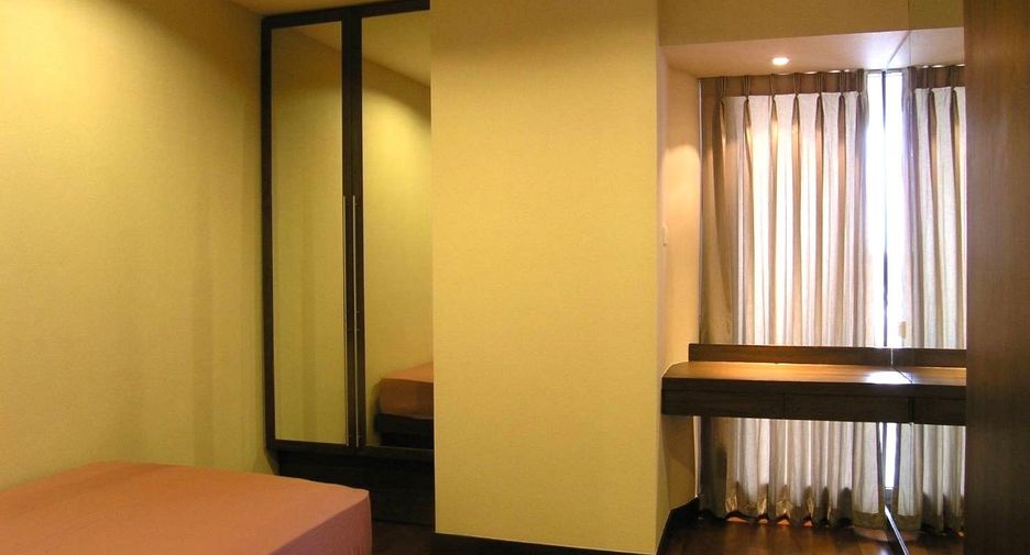 For rent 2 bedrooms condo in Bang Rak, Bangkok