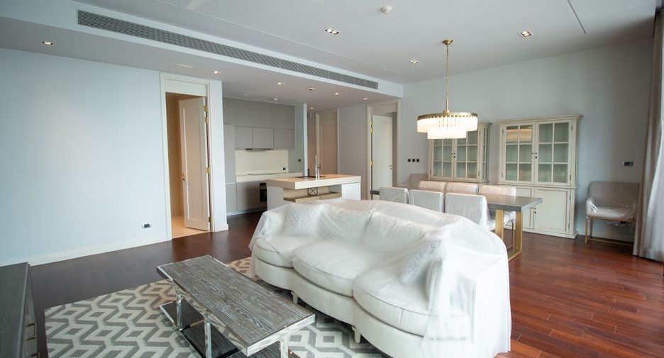 For rent 2 bedrooms condo in Khlong Toei, Bangkok