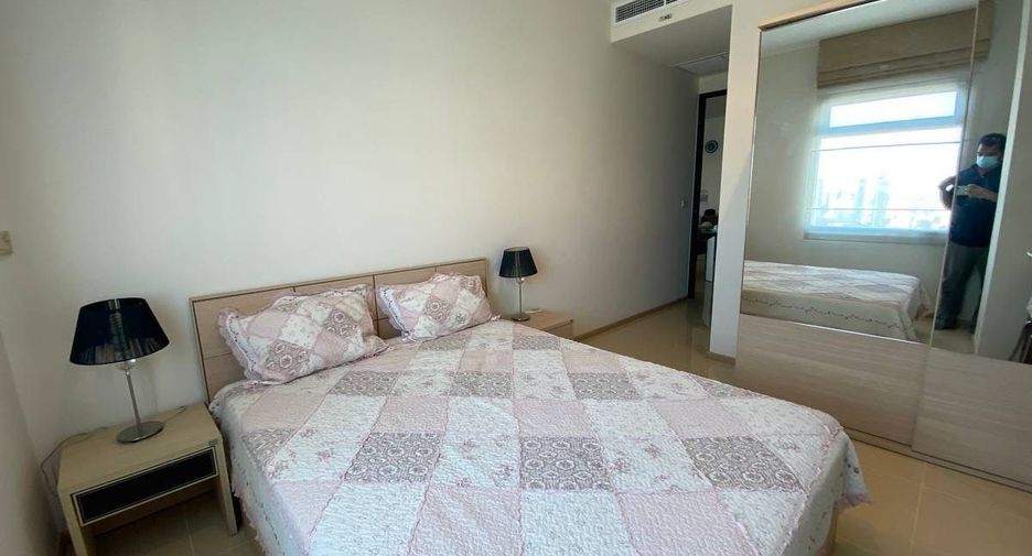 For rent 2 bedrooms condo in Khlong Toei, Bangkok
