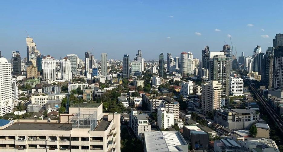 For rent 2 bedrooms condo in Khlong Toei, Bangkok