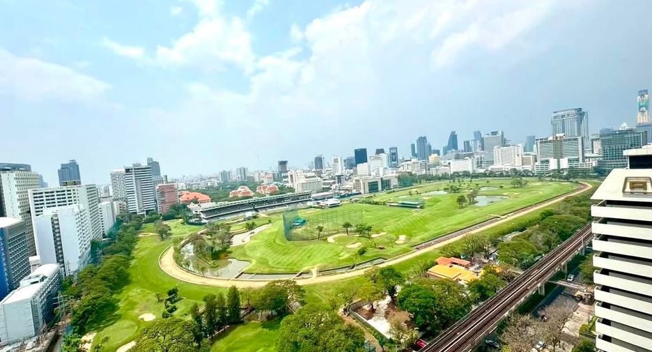 For rent 2 bedrooms condo in Pathum Wan, Bangkok