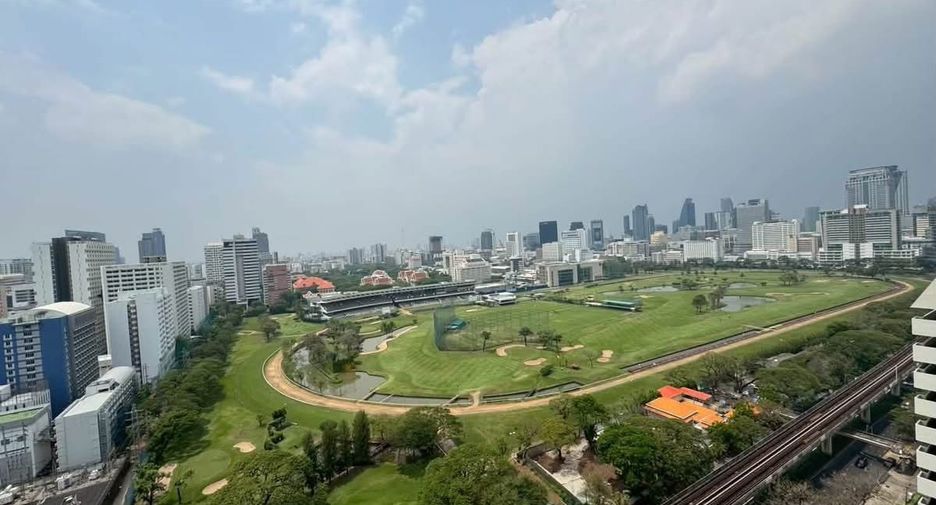 For rent 2 bedrooms condo in Pathum Wan, Bangkok