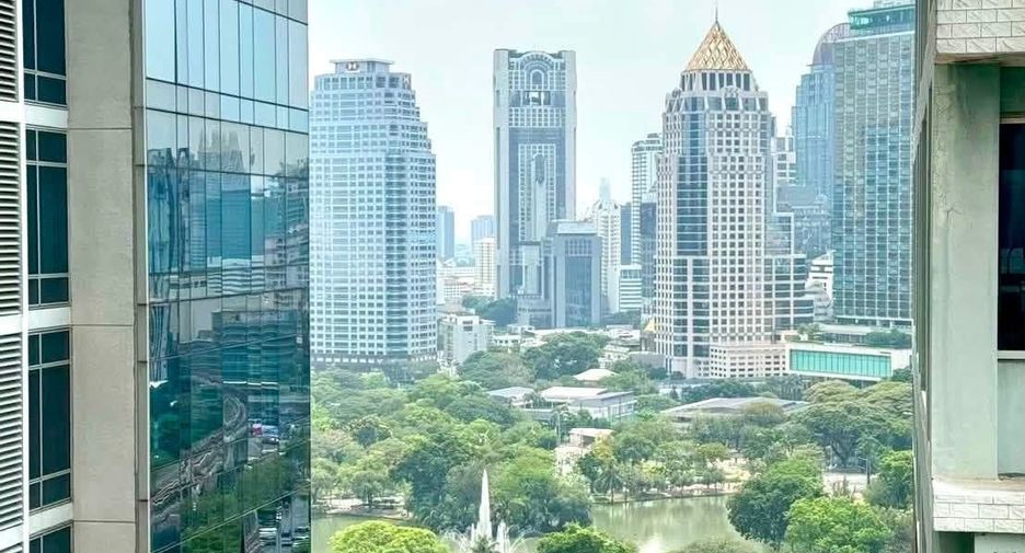 For rent 2 bedrooms condo in Pathum Wan, Bangkok