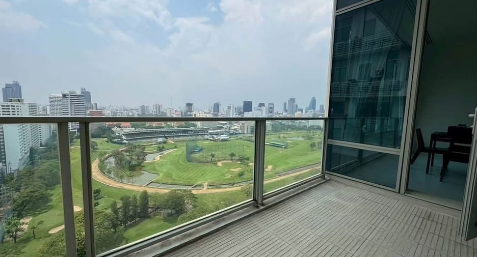 For rent 2 bedrooms condo in Pathum Wan, Bangkok