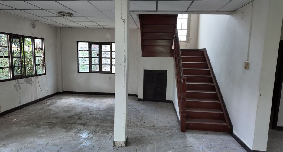 For sale 6 bedrooms house in Khlong Sam Wa, Bangkok