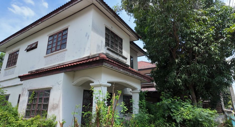 For sale 6 bedrooms house in Khlong Sam Wa, Bangkok