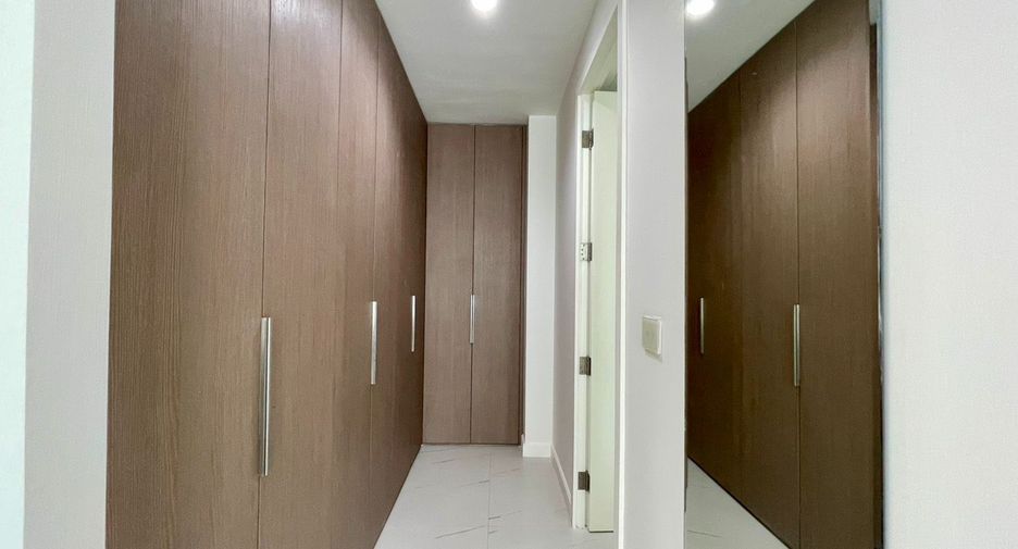 À louer 2 chambres condo à Pathum Wan, Bangkok
