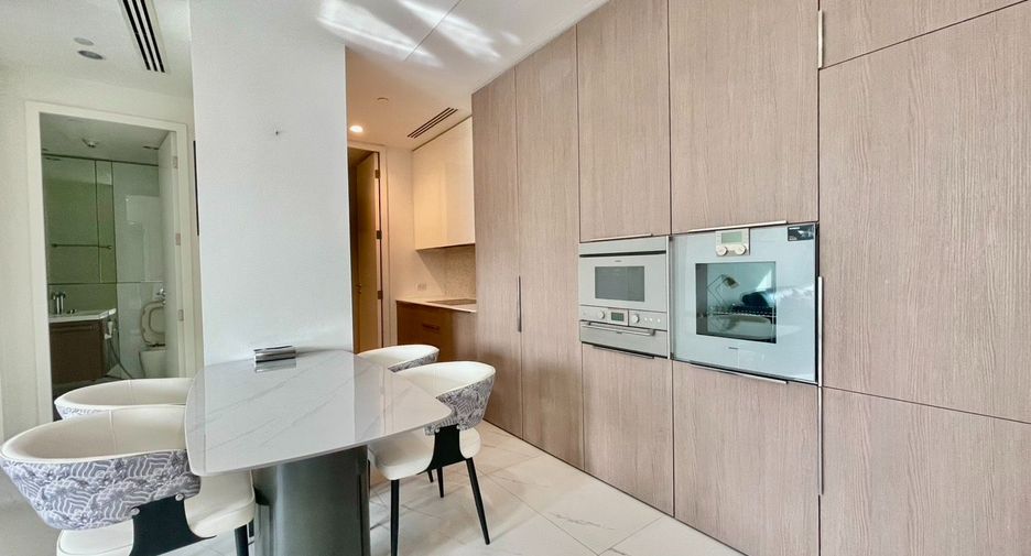 À louer 2 chambres condo à Pathum Wan, Bangkok