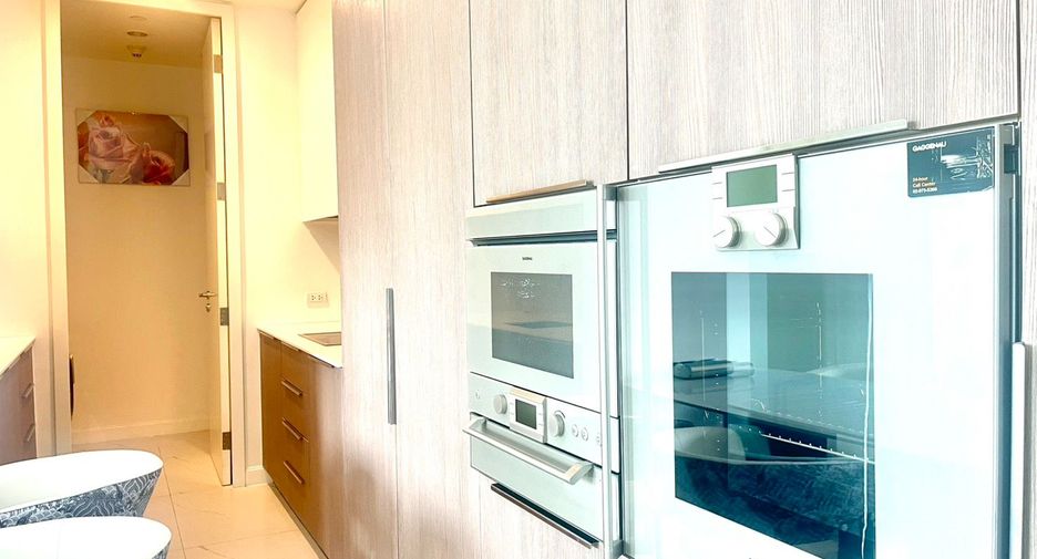 À louer 2 chambres condo à Pathum Wan, Bangkok