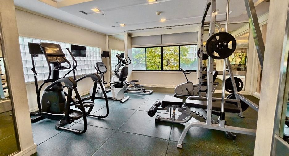 For rent 4 bedrooms condo in Watthana, Bangkok