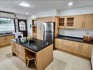 For rent 4 bedrooms condo in Watthana, Bangkok