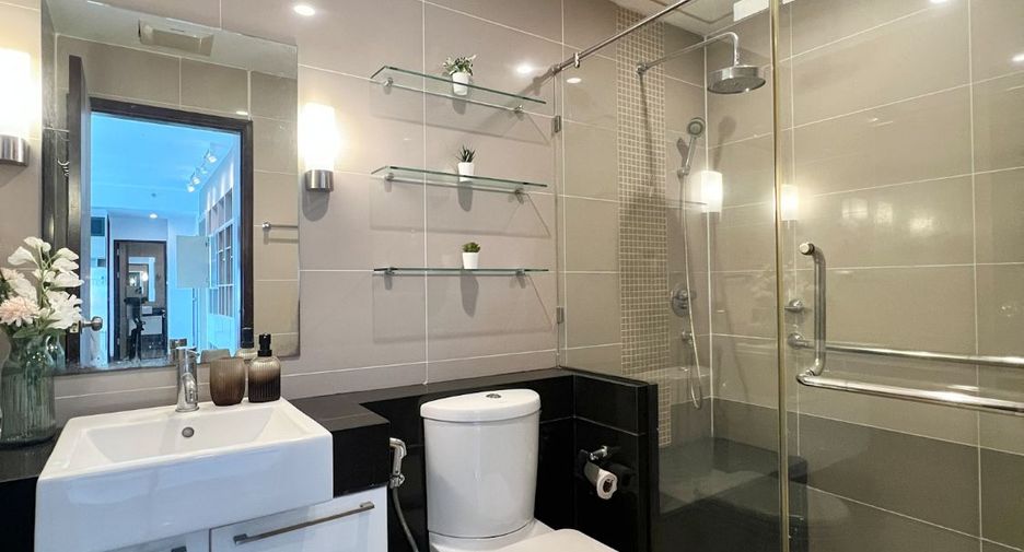 For sale 2 bedrooms condo in Bang Kho Laem, Bangkok