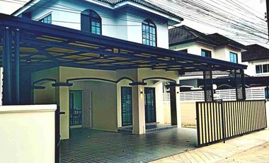 Haus zum Kauf mit 4 Zimmer in Khlong Sam Wa, Bangkok