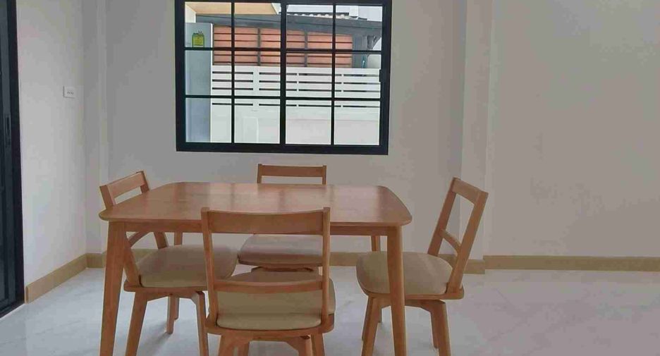 Haus zum Kauf mit 4 Zimmer in Khlong Sam Wa, Bangkok