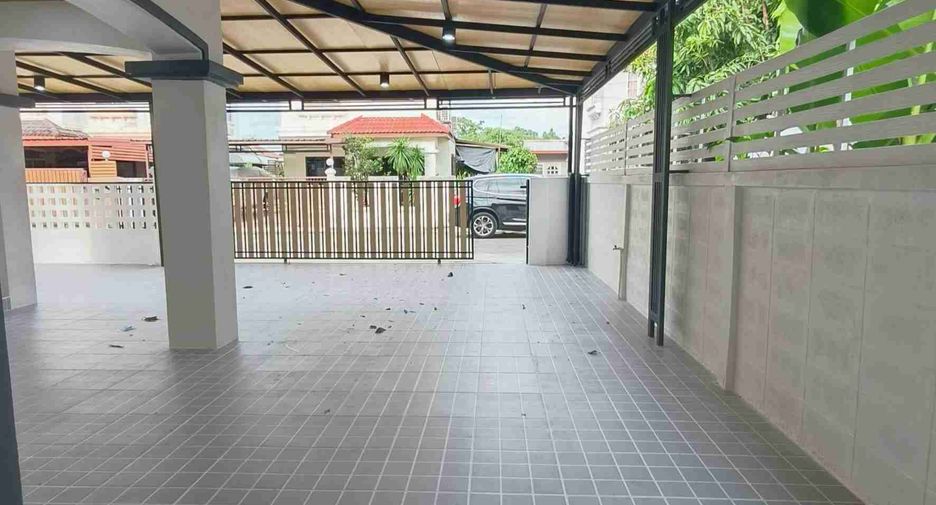 Haus zum Kauf mit 4 Zimmer in Khlong Sam Wa, Bangkok