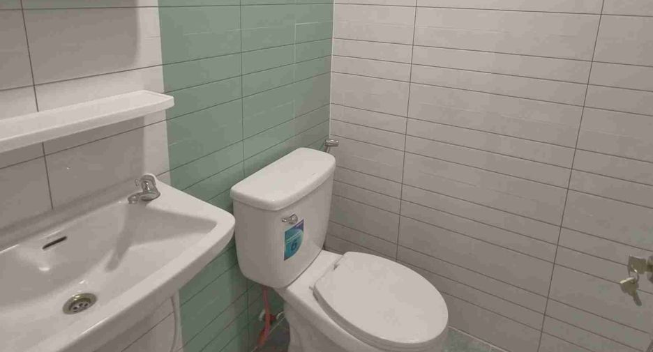 Haus zum Kauf mit 4 Zimmer in Khlong Sam Wa, Bangkok