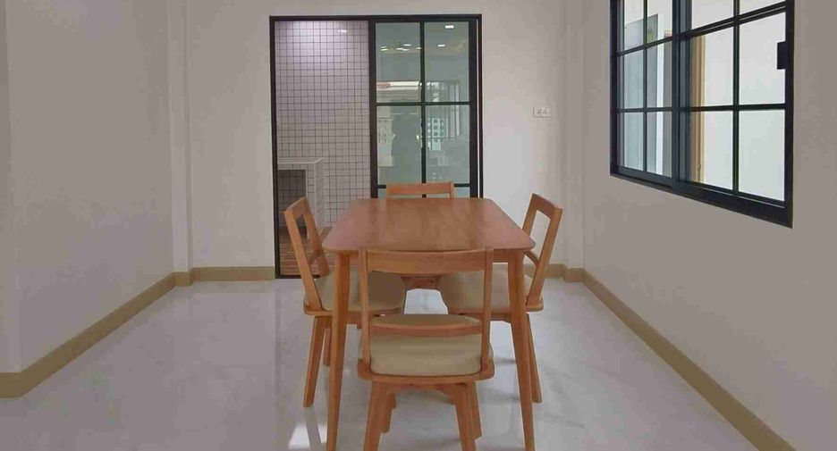 Haus zum Kauf mit 4 Zimmer in Khlong Sam Wa, Bangkok