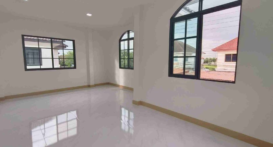 Haus zum Kauf mit 4 Zimmer in Khlong Sam Wa, Bangkok