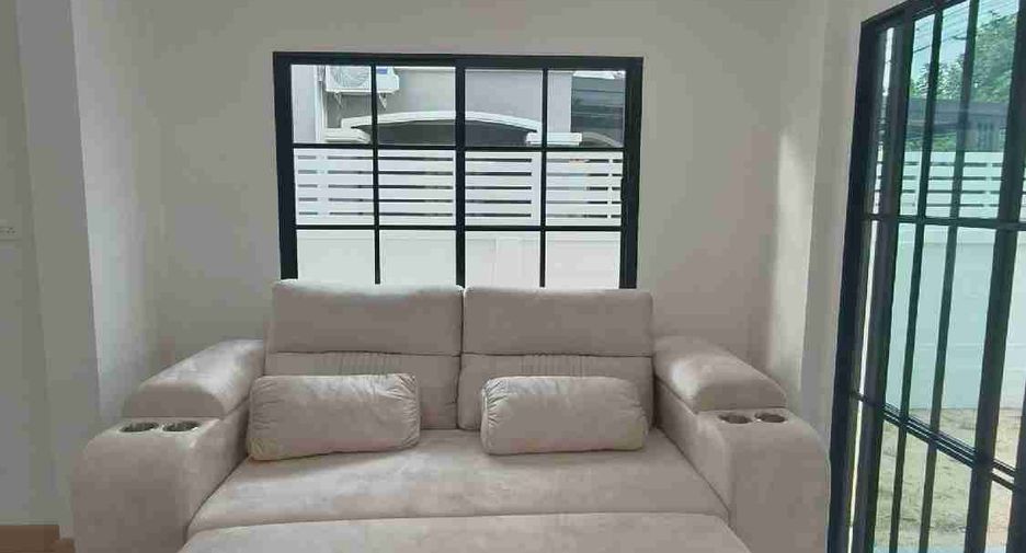 Haus zum Kauf mit 4 Zimmer in Khlong Sam Wa, Bangkok