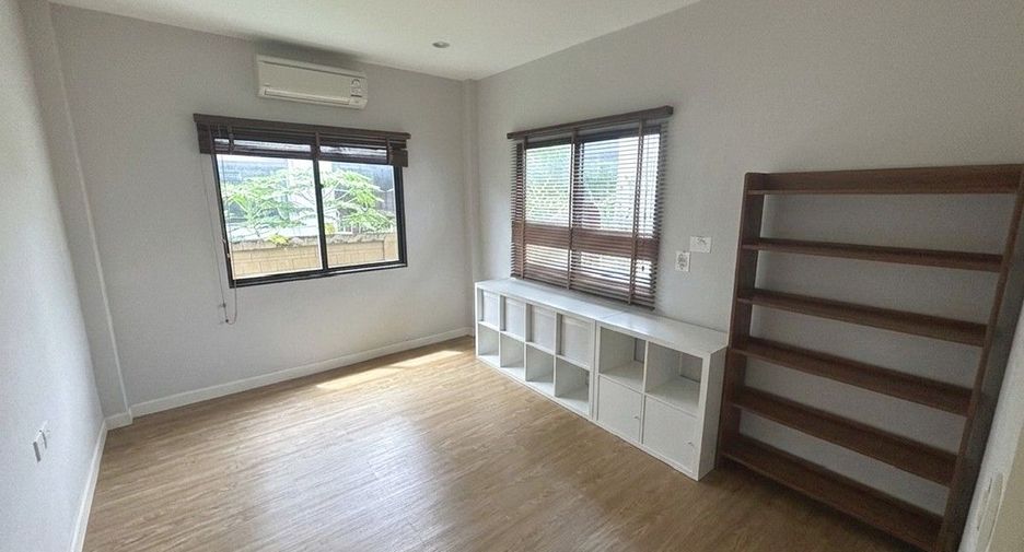 For rent 4 bedrooms house in Prawet, Bangkok