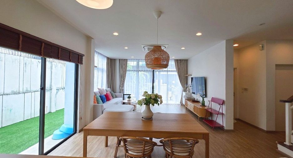 Haus zur Miete mit 4 Zimmer in Prawet, Bangkok