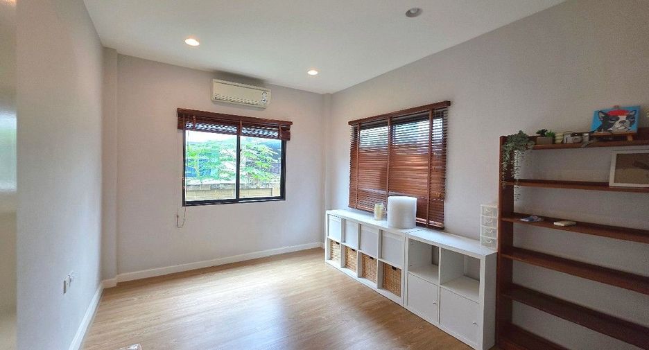 Haus zur Miete mit 4 Zimmer in Prawet, Bangkok