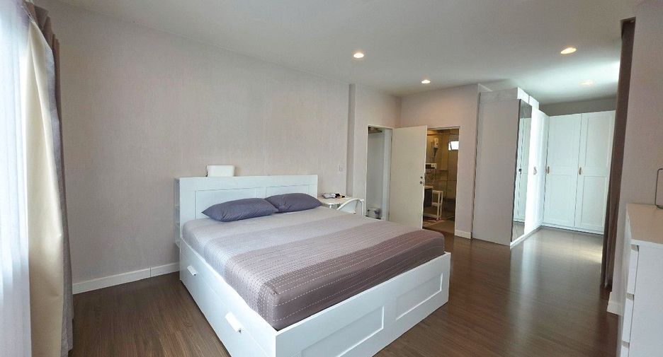 Haus zur Miete mit 4 Zimmer in Prawet, Bangkok
