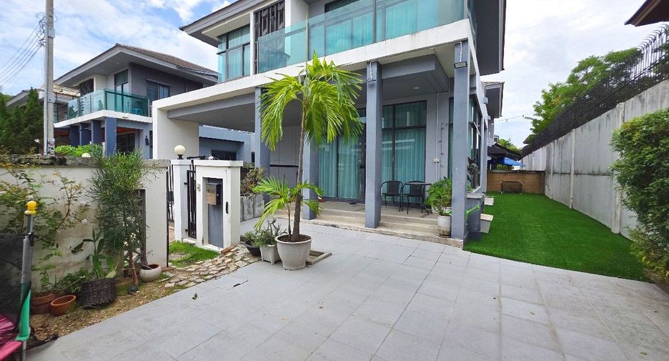 Haus zur Miete mit 4 Zimmer in Prawet, Bangkok