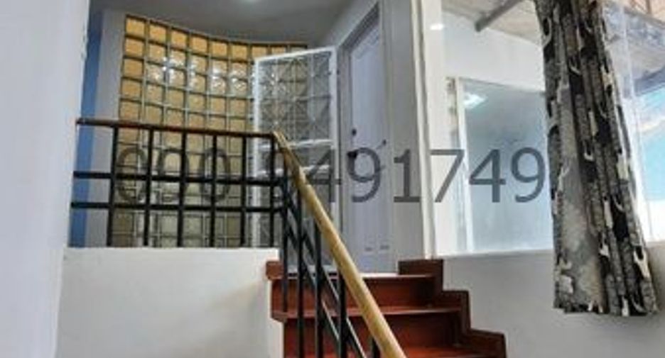 Casa adosada en alquiler de 5 habitaciones en Suan Luang, Bangkok