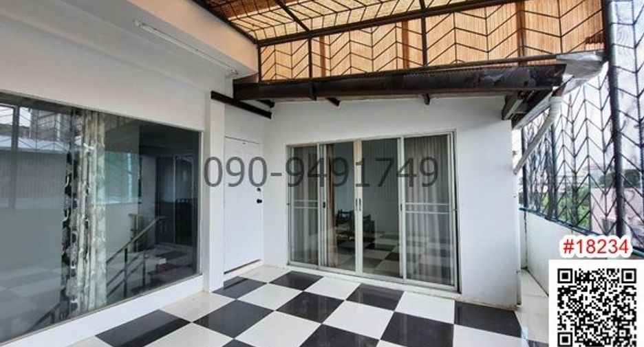 Casa adosada en alquiler de 5 habitaciones en Suan Luang, Bangkok