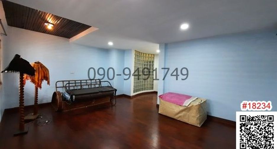 Casa adosada en alquiler de 5 habitaciones en Suan Luang, Bangkok
