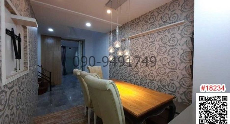 Casa adosada en alquiler de 5 habitaciones en Suan Luang, Bangkok