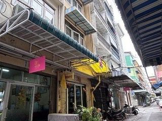 Local comercial en venta de 3 habitaciones en Phra Nakhon, Bangkok