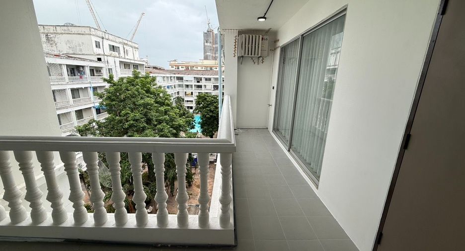 For sale 2 bedrooms condo in Jomtien, Pattaya