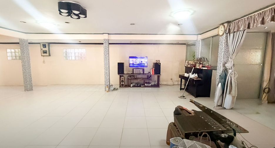 Casa en venta de 1 habitaciones en Bang Kapi, Bangkok