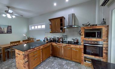For sale 4 bedrooms house in Mueang Chiang Mai, Chiang Mai