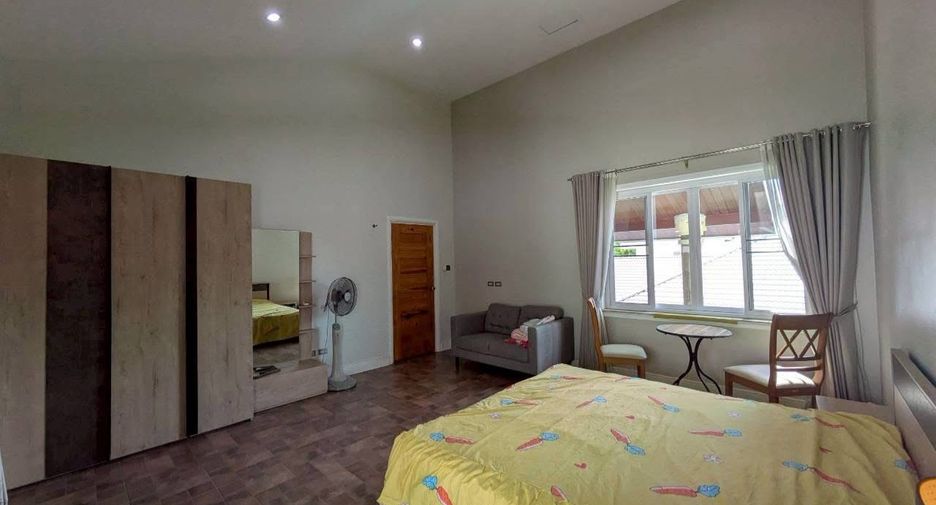 For sale 4 bedrooms house in Mueang Chiang Mai, Chiang Mai