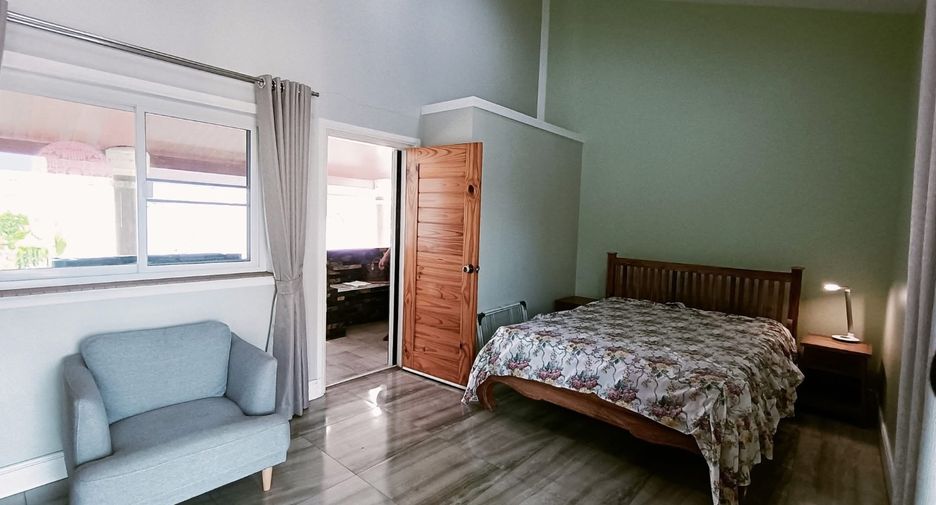 For sale 4 bedrooms house in Mueang Chiang Mai, Chiang Mai