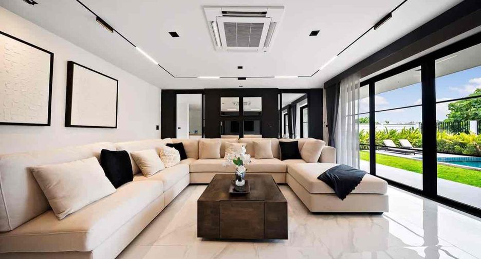 For rent 6 bedrooms villa in Bang Lamung, Chonburi