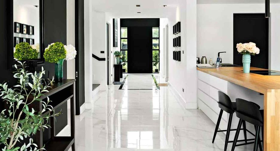For rent 6 bedrooms villa in Bang Lamung, Chonburi