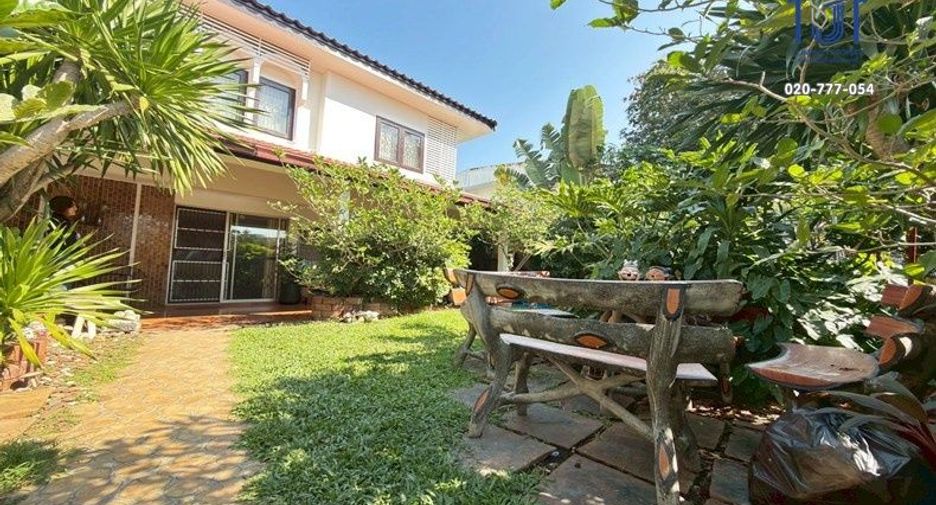 Haus zum Kauf mit 3 Zimmer in Lat Phrao, Bangkok