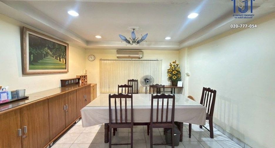 Haus zum Kauf mit 3 Zimmer in Lat Phrao, Bangkok